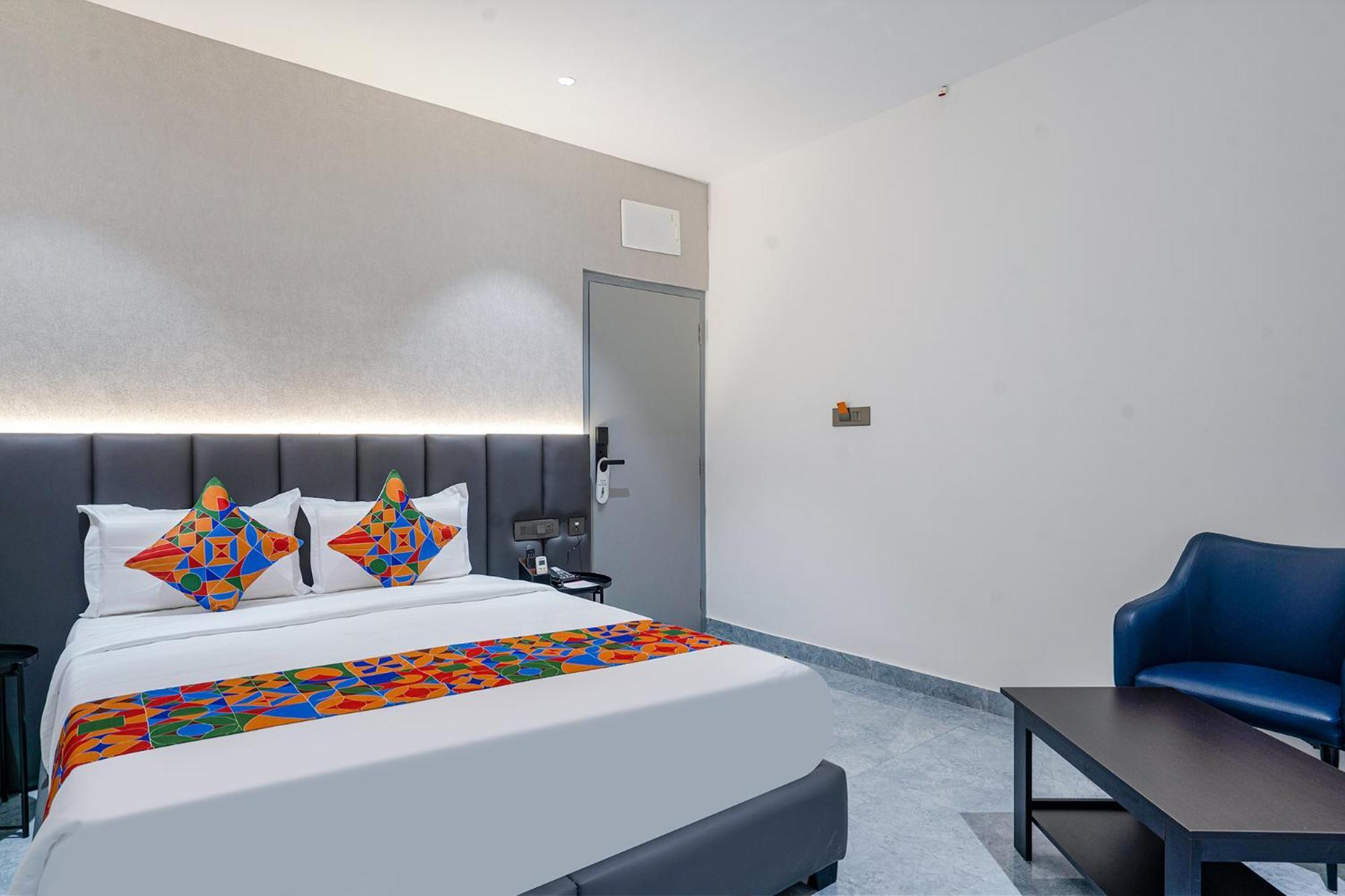 Fabhotel Prime Cloud 5 Studios Hyderabad Ngoại thất bức ảnh