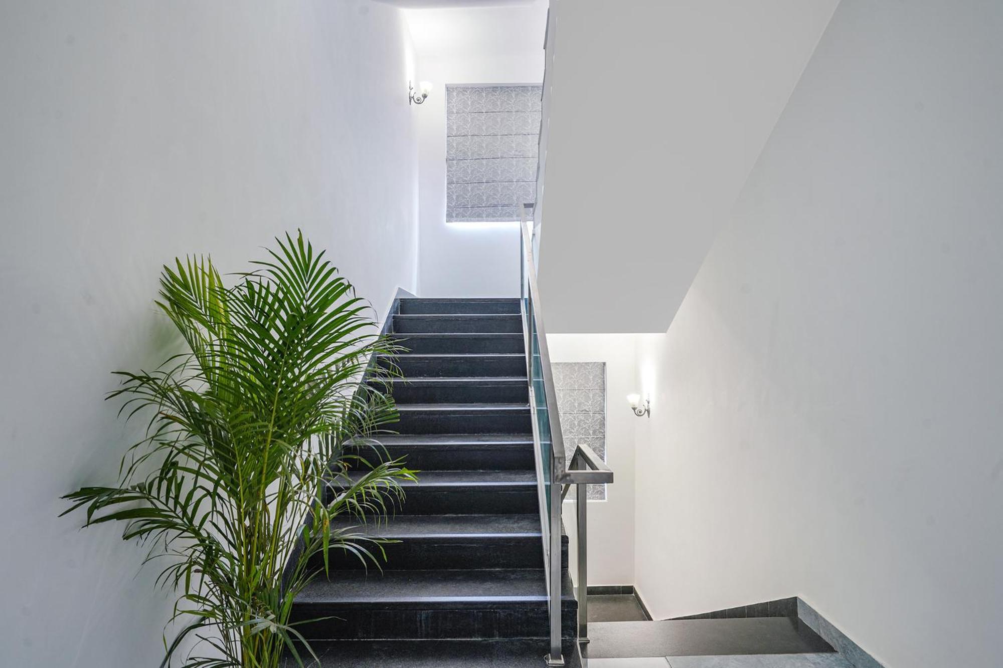 Fabhotel Prime Cloud 5 Studios Hyderabad Ngoại thất bức ảnh