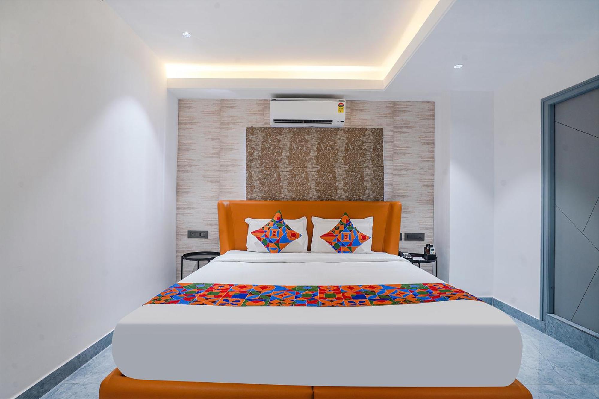 Fabhotel Prime Cloud 5 Studios Hyderabad Ngoại thất bức ảnh