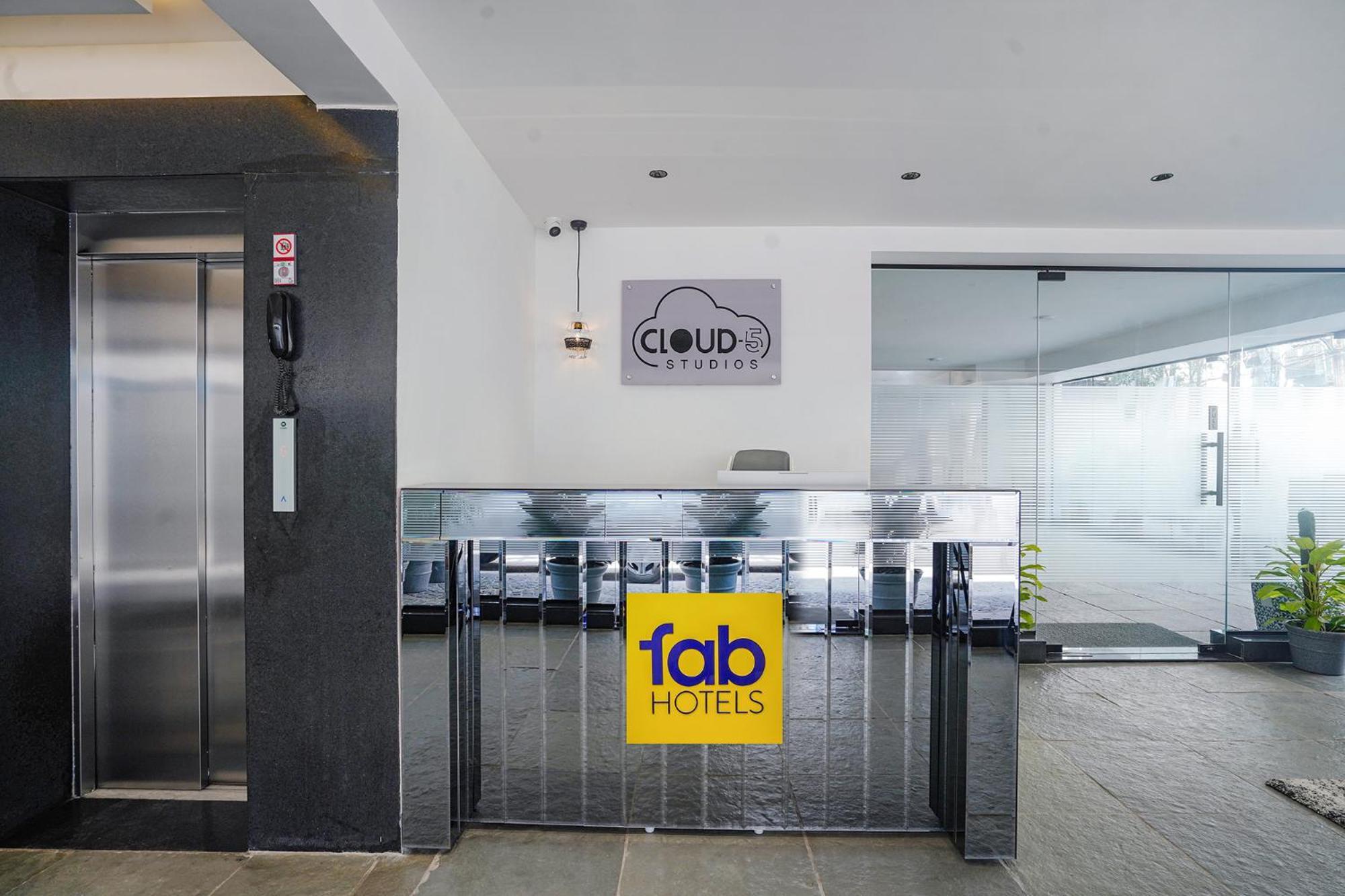 Fabhotel Prime Cloud 5 Studios Hyderabad Ngoại thất bức ảnh