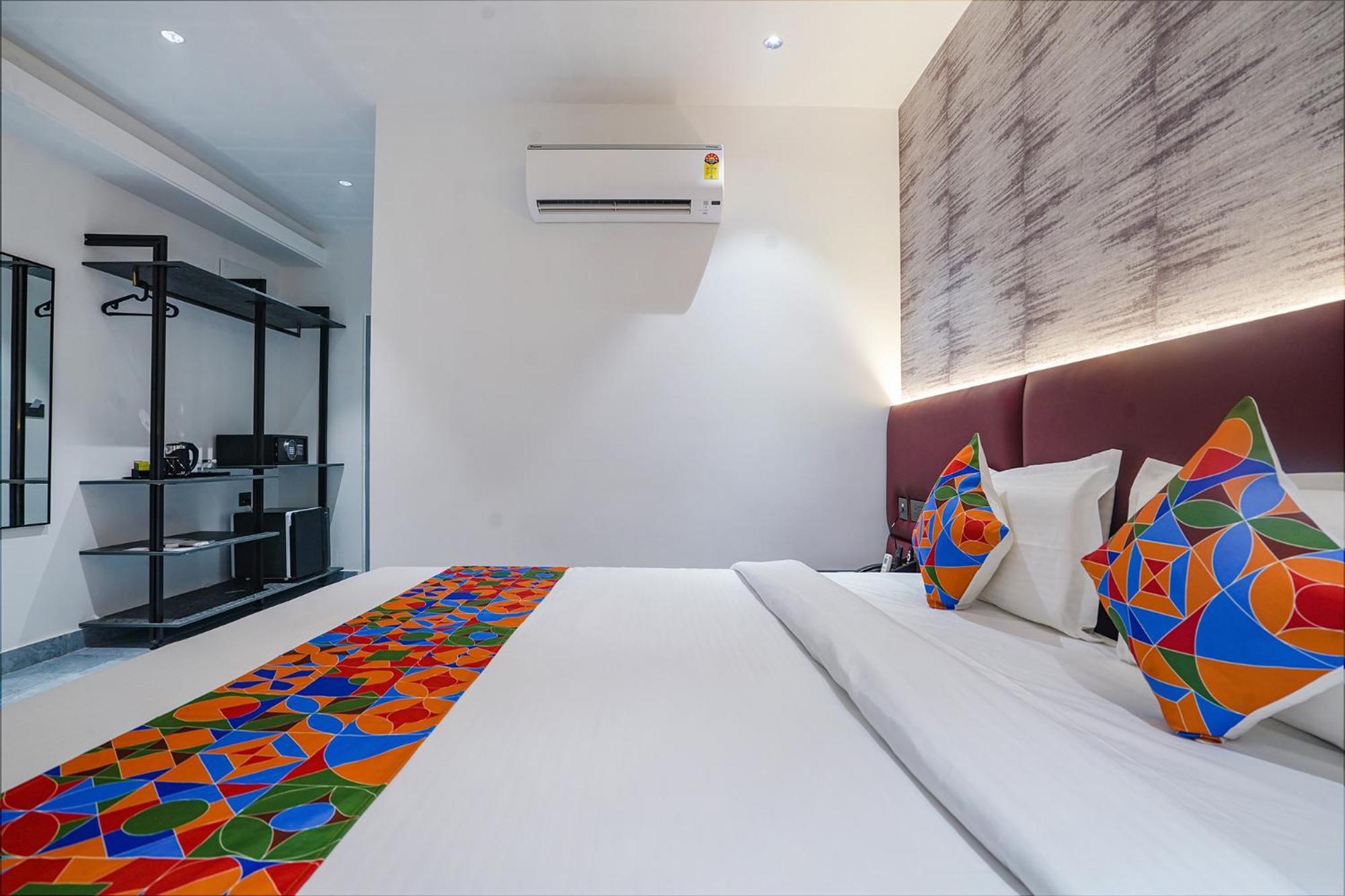 Fabhotel Prime Cloud 5 Studios Hyderabad Ngoại thất bức ảnh