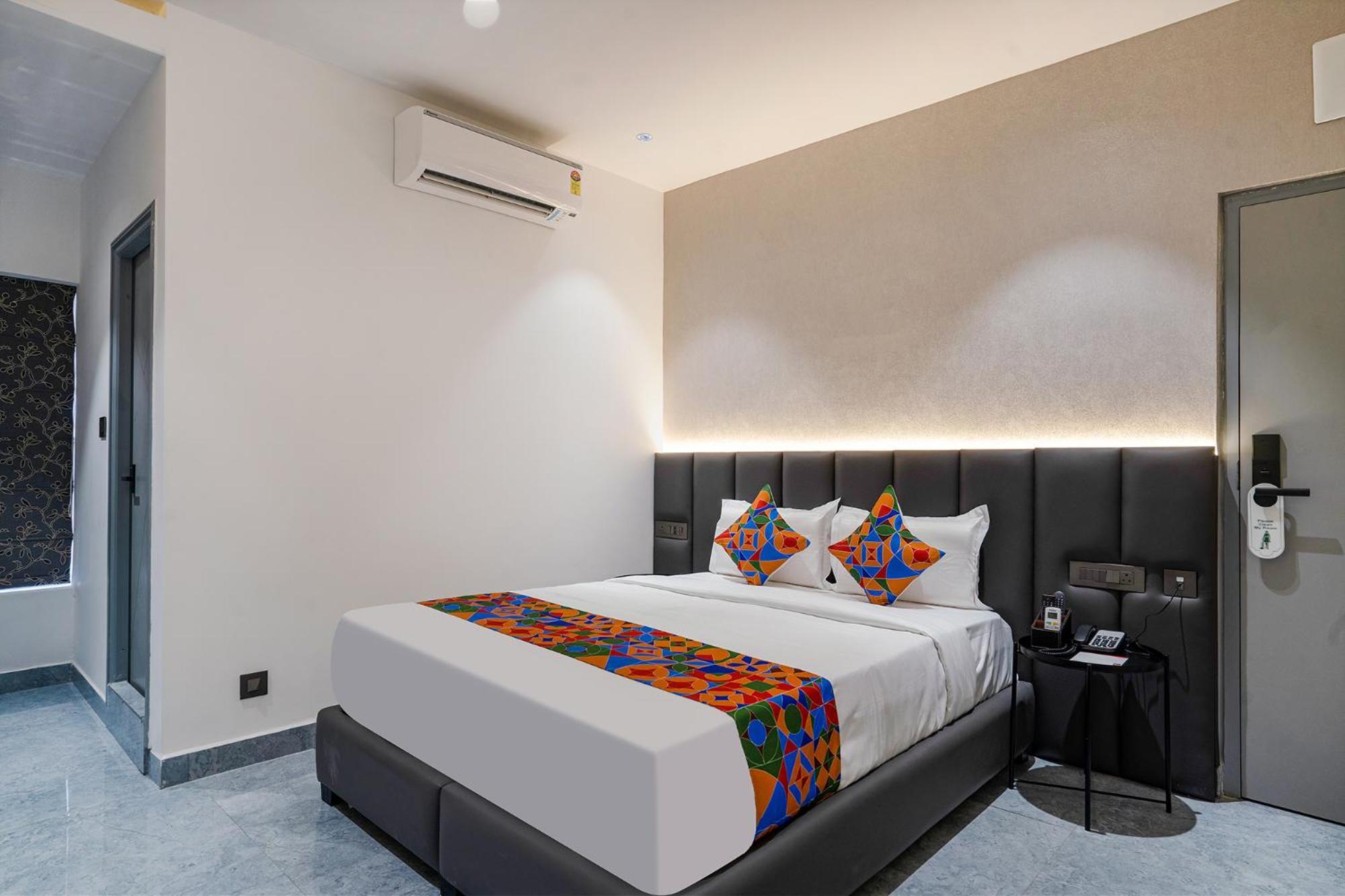 Fabhotel Prime Cloud 5 Studios Hyderabad Ngoại thất bức ảnh
