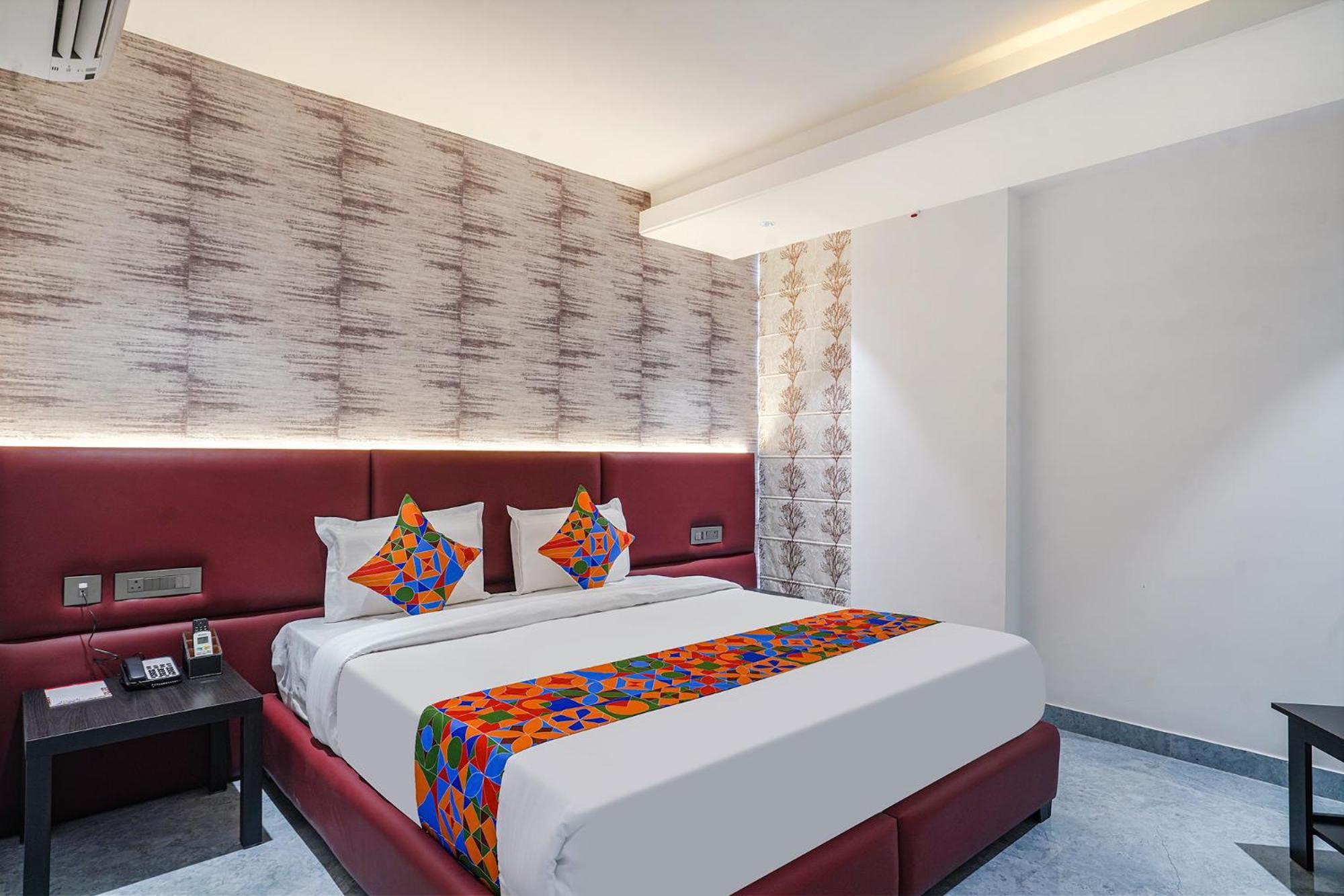 Fabhotel Prime Cloud 5 Studios Hyderabad Ngoại thất bức ảnh